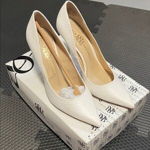 Rock & Republic White Stiletto Heels with Pointed Toe